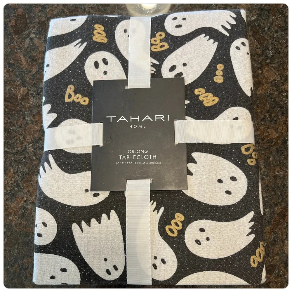 Tahari-‘Halloween Ghosts-Boo’ Oblong Tablecloth. - Picture 1 of 2